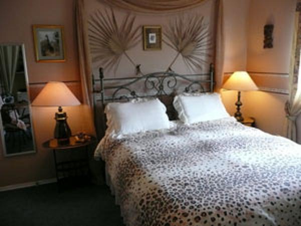 Hemingway'S By The Sea Bed & Breakfast Esquimalt Exterior photo